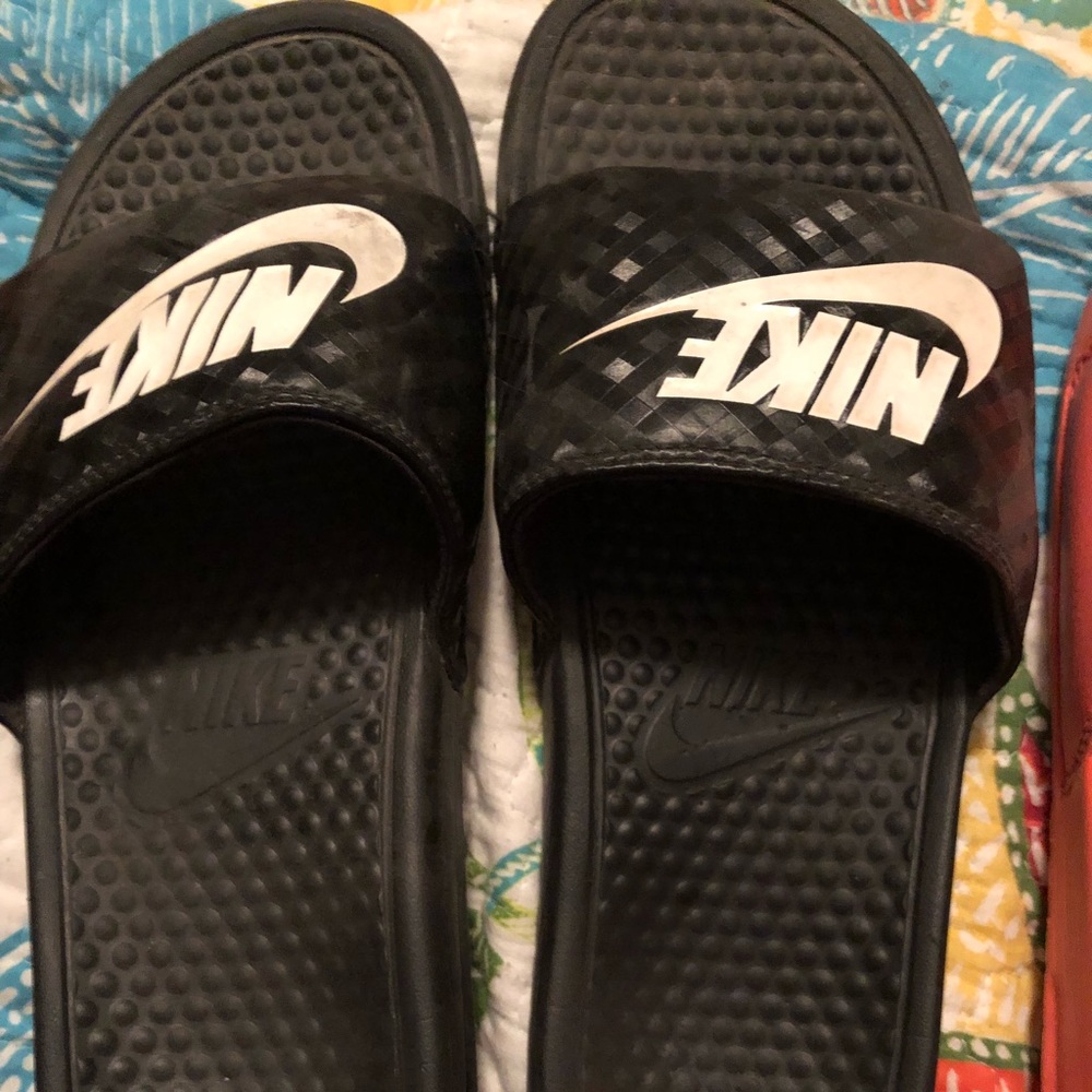 Size 10 women’s Nike slides